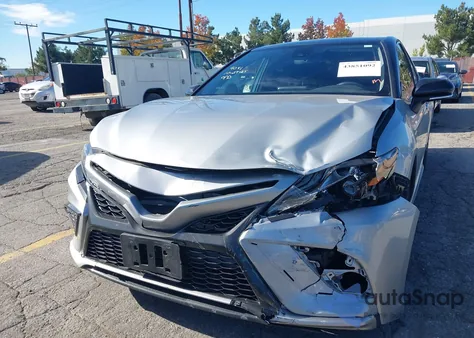 2022 Toyota Camry Xse Hybrid z USA, uszkodzony, nr VIN 4T1K31AK5NU038843